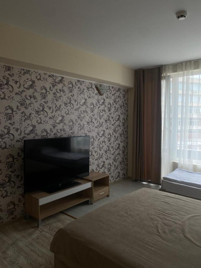 Danita Apartments & Diva Restaurant Bbq&Pool Bar Varna Bagian luar foto