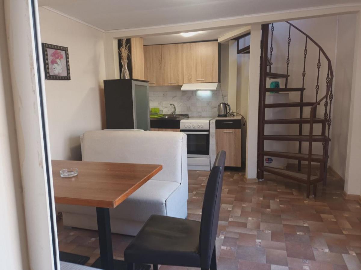 Danita Apartments & Diva Restaurant Bbq&Pool Bar Varna Bagian luar foto