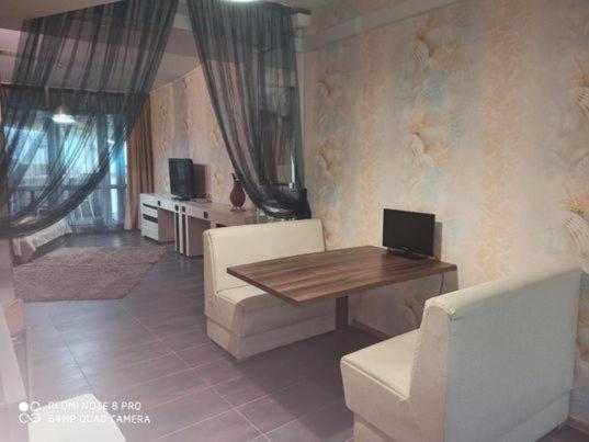 Danita Apartments & Diva Restaurant Bbq&Pool Bar Varna Bagian luar foto