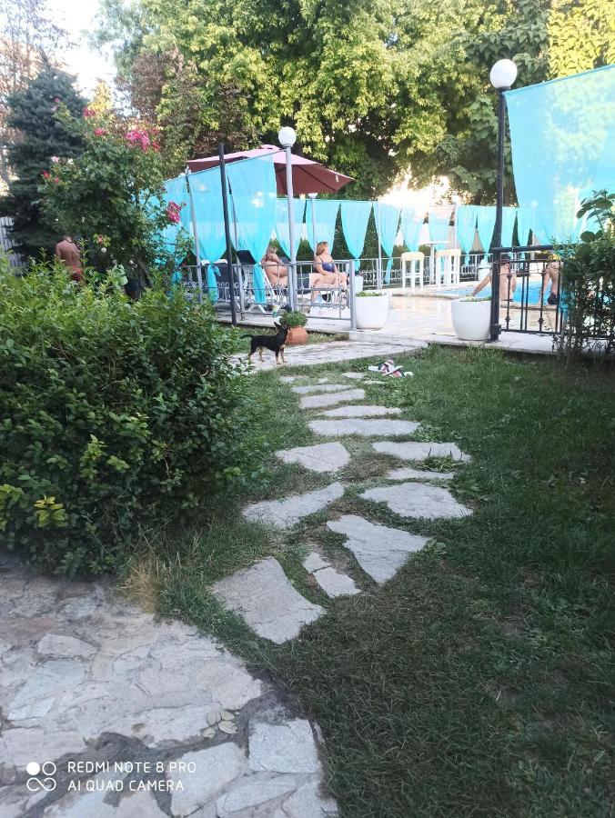 Danita Apartments & Diva Restaurant Bbq&Pool Bar Varna Bagian luar foto