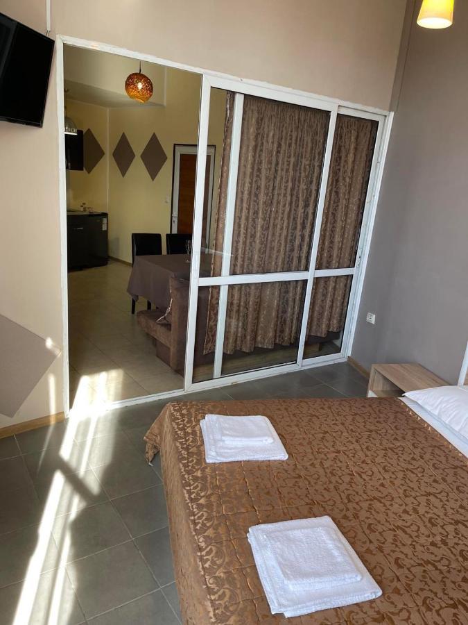 Danita Apartments & Diva Restaurant Bbq&Pool Bar Varna Bagian luar foto