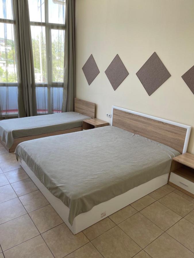 Danita Apartments & Diva Restaurant Bbq&Pool Bar Varna Bagian luar foto