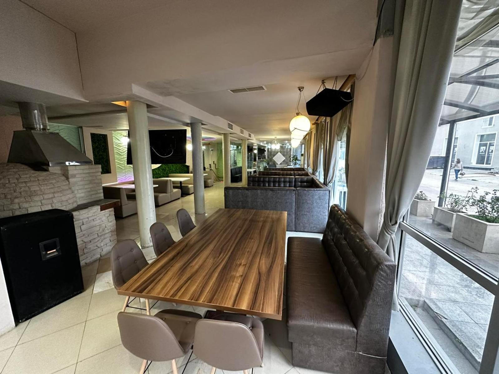 Danita Apartments & Diva Restaurant Bbq&Pool Bar Varna Bagian luar foto