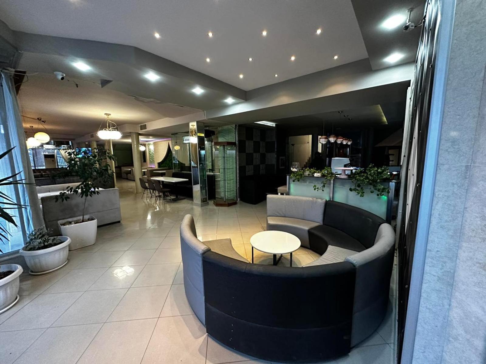 Danita Apartments & Diva Restaurant Bbq&Pool Bar Varna Bagian luar foto