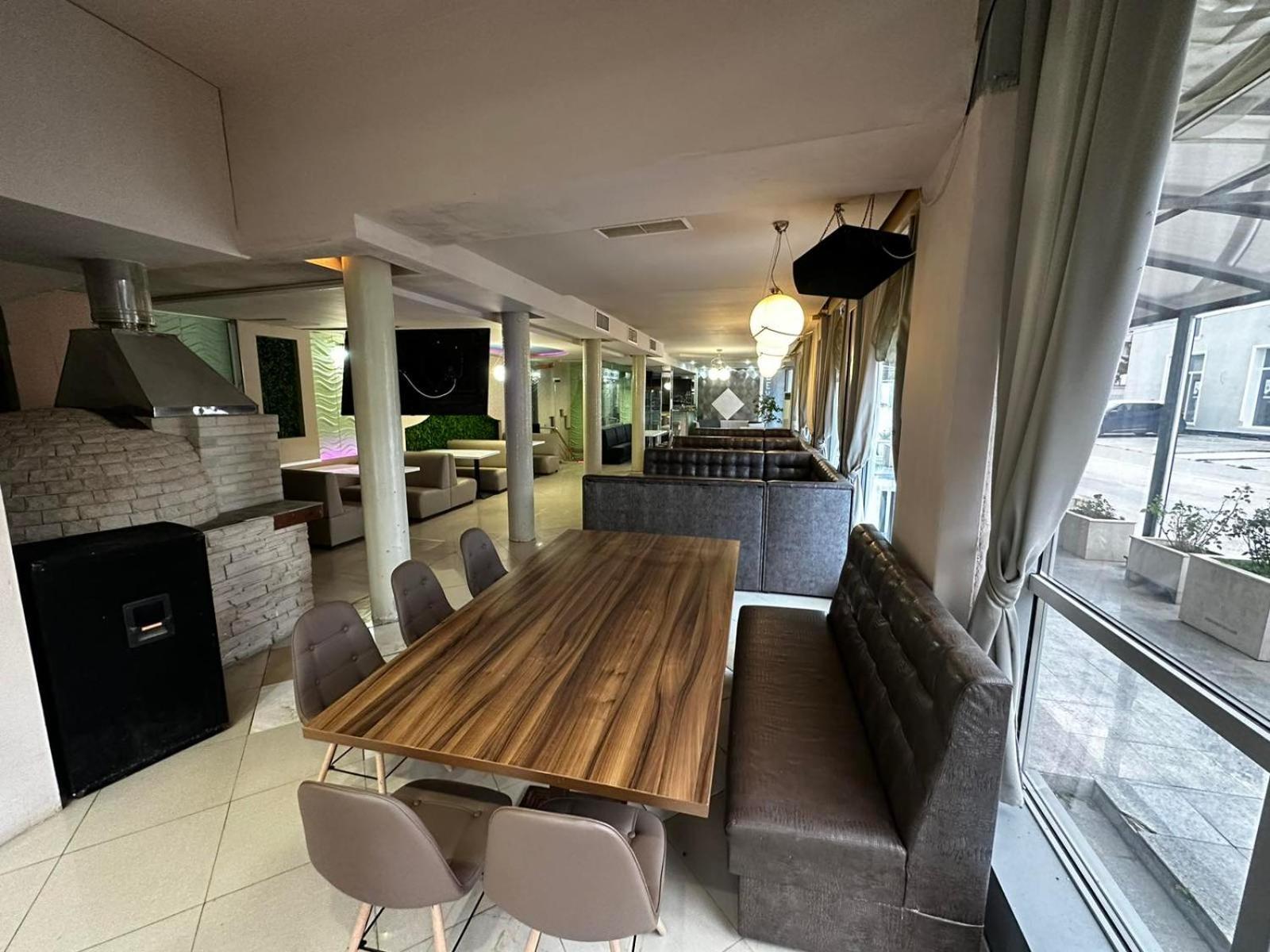 Danita Apartments & Diva Restaurant Bbq&Pool Bar Varna Bagian luar foto