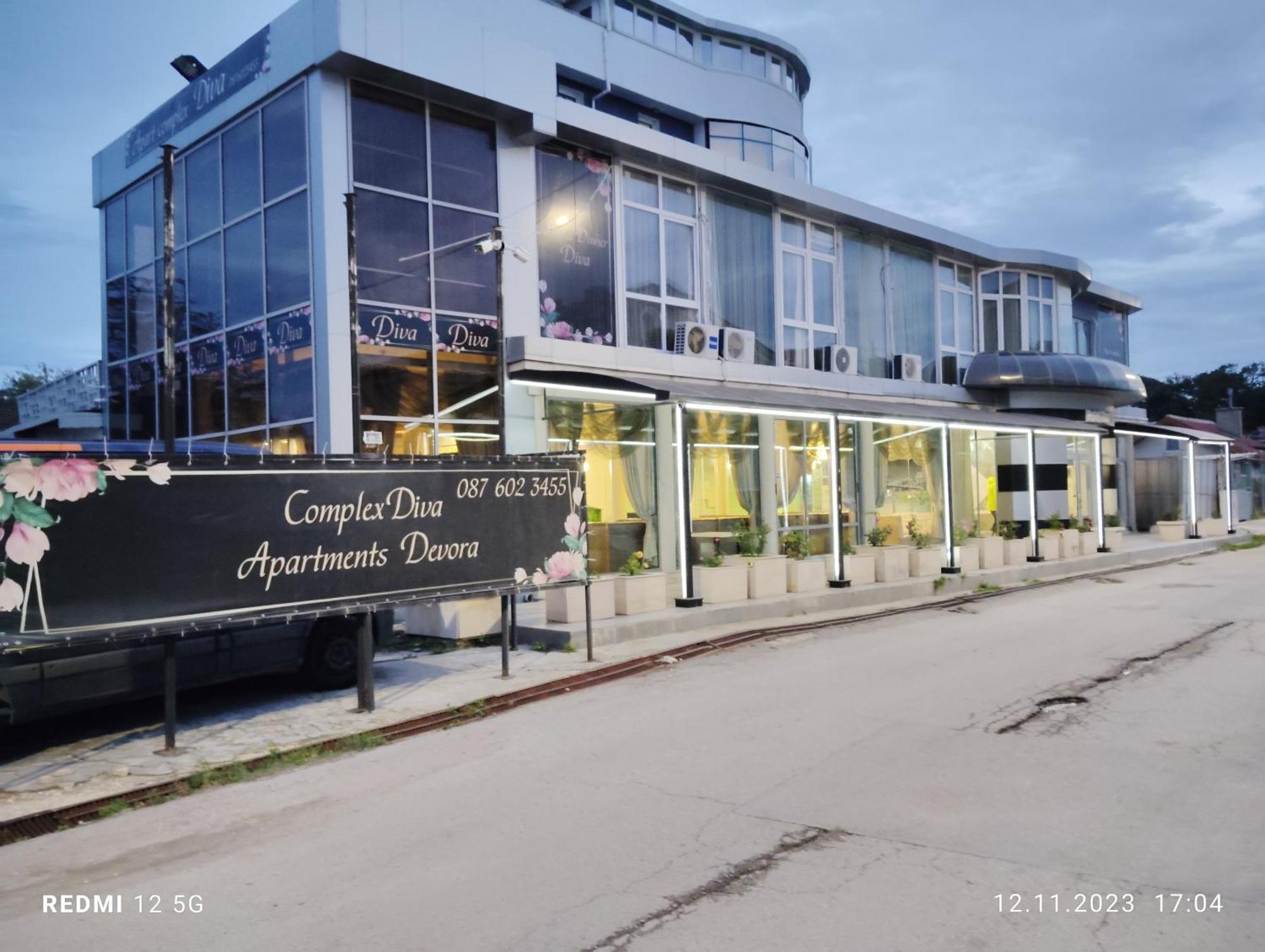Danita Apartments & Diva Restaurant Bbq&Pool Bar Varna Bagian luar foto